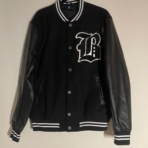 H&M Letterman Size L